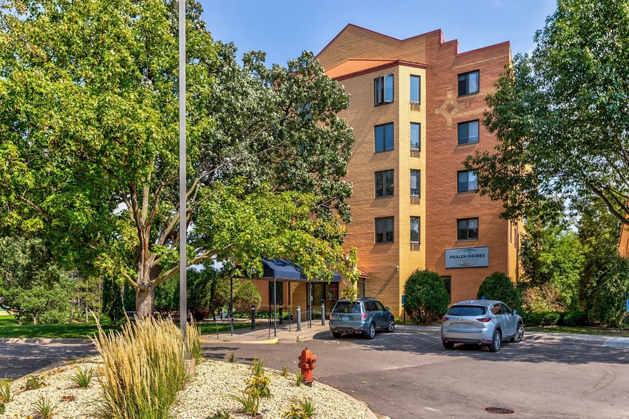 985 Ivy Ave E, Saint Paul, MN à vendre - Photo de l’immeuble – Image 3 sur 26