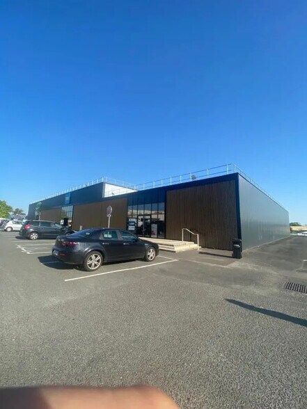 Local commercial dans Langon à louer - Photo de l’immeuble – Image 2 sur 5