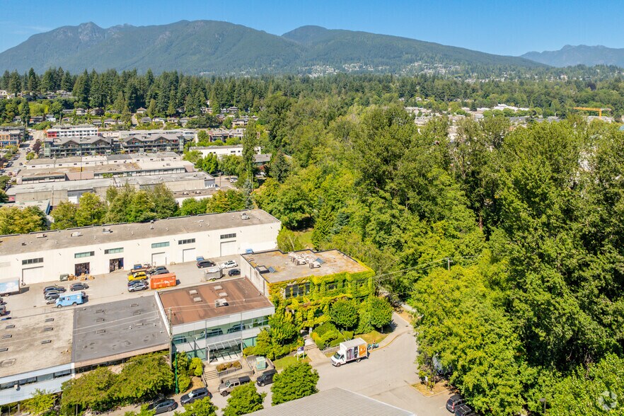 1000 3rd St, North Vancouver District, BC à louer - Aérien – Image 2 sur 4