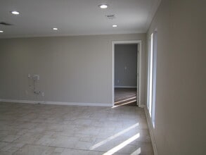 20351 Highway 6, Manvel, TX à louer Photo intérieure– Image 2 sur 6