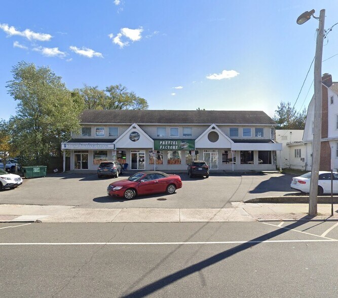 118 Broadway, Lynbrook, NY à vendre - Photo de l’immeuble – Image 3 sur 12