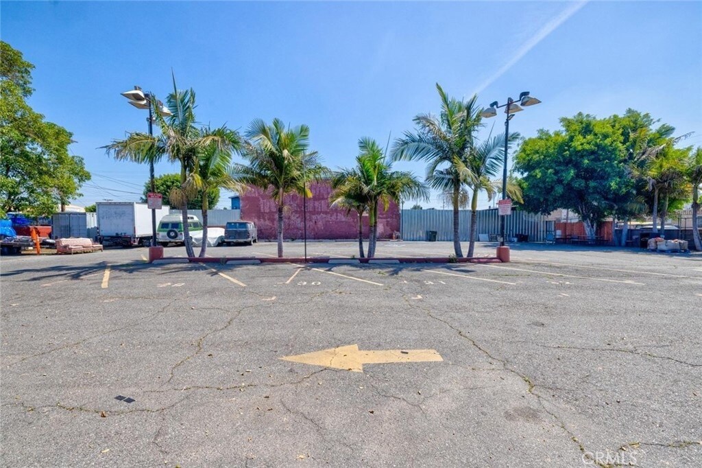 1437 E 61st St, Los Angeles, CA à vendre Photo principale– Image 1 sur 14