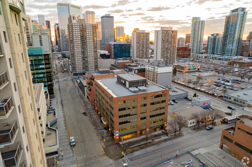 1035 7th Ave SW, Calgary, AB à louer - Aérien – Image 3 sur 5