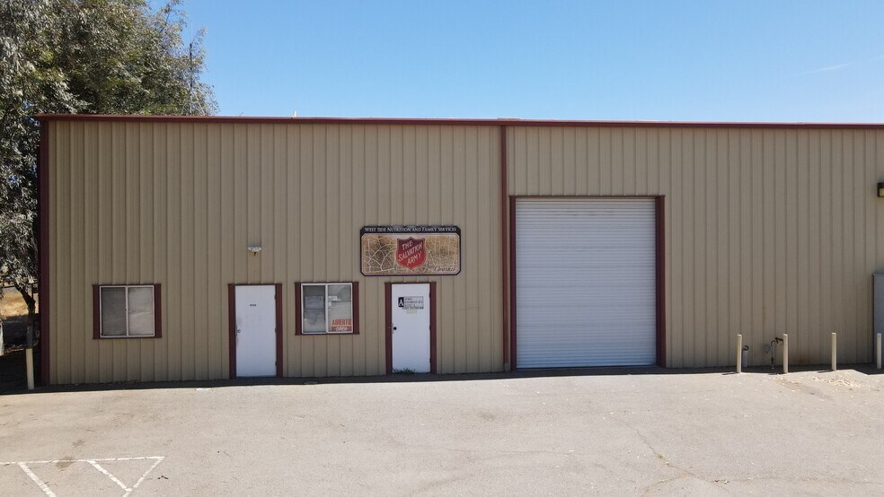 21962 Railroad St, San Joaquin, CA à vendre - Photo de l’immeuble – Image 3 sur 14