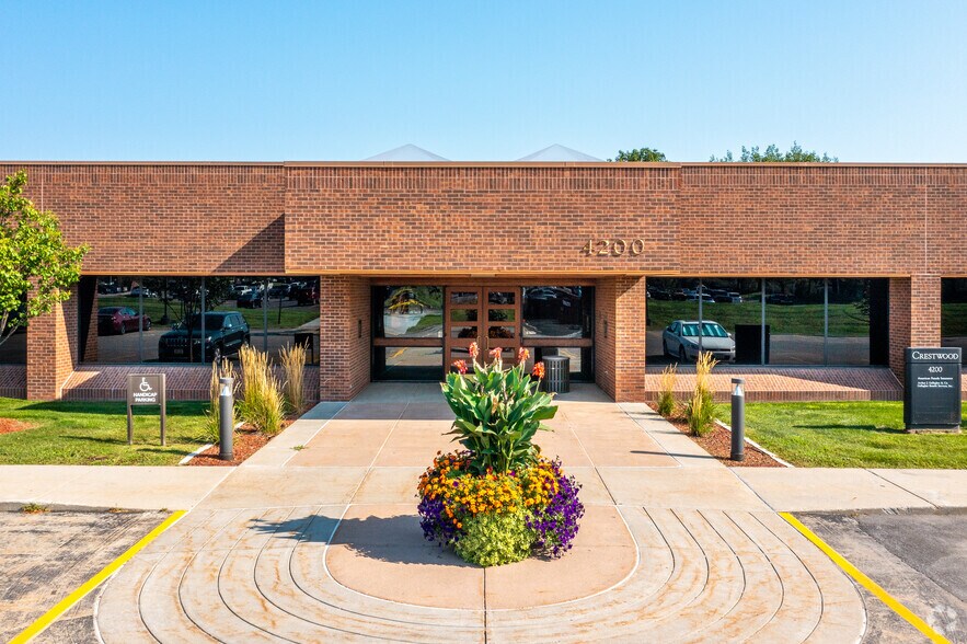 4200 Corporate Dr, West Des Moines, IA à louer - Photo de l’immeuble – Image 2 sur 5