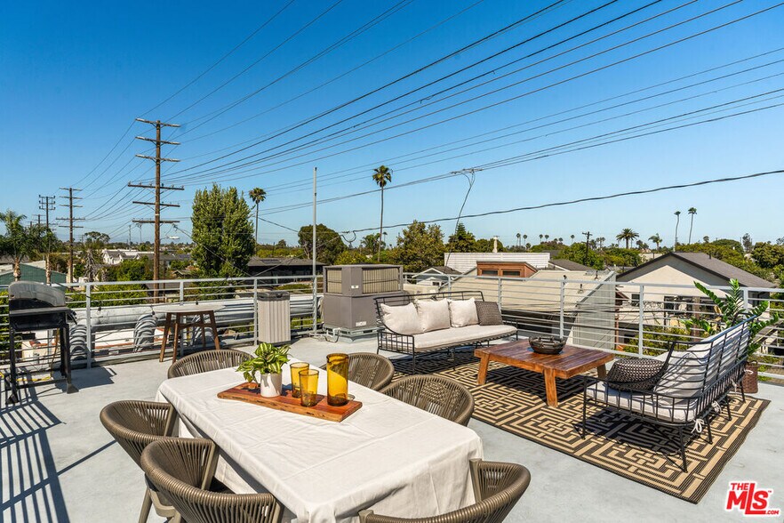 1076 Palms Blvd, Venice, CA à vendre - Photo de l’immeuble – Image 3 sur 28