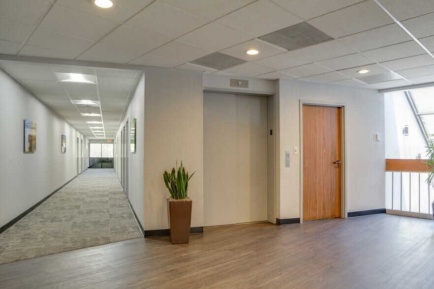 10225 Austin Dr, Spring Valley, CA à louer - Photo de l’immeuble – Image 3 sur 22