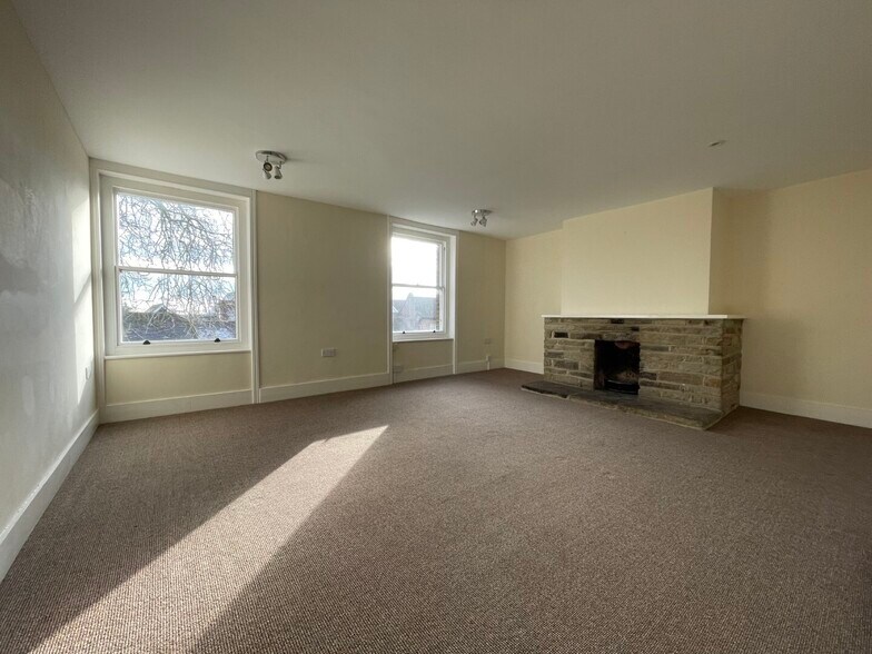 6 High St, Tenterden à louer - Photo de l’immeuble – Image 2 sur 9