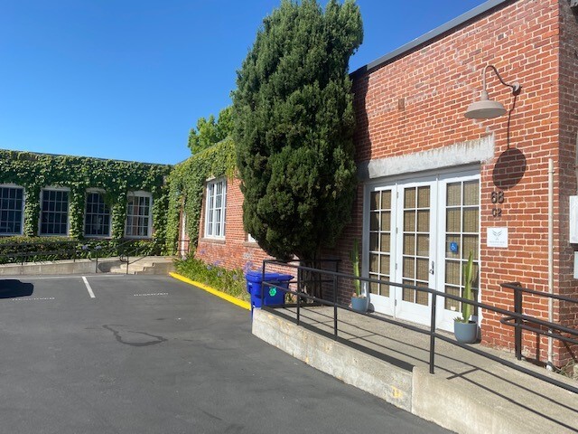 68 S Coombs St, Napa, CA à louer - Photo de l’immeuble – Image 2 sur 20
