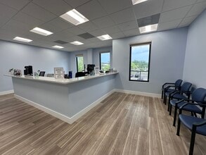 2340 Vanderbilt Beach Rd, Naples, FL à louer Photo intérieure– Image 1 sur 5