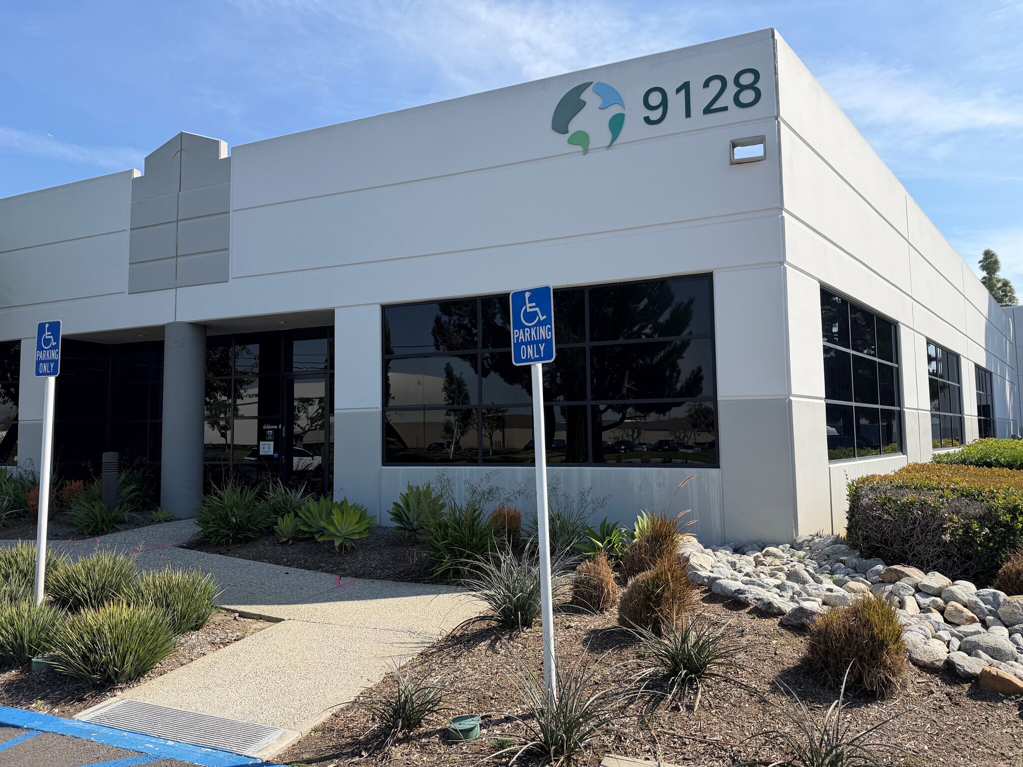 9120-9128 Norwalk Blvd, Santa Fe Springs, CA à louer Photo de l’immeuble– Image 1 sur 3