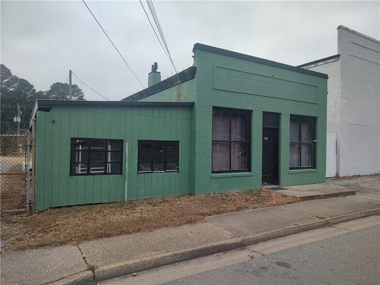 26 Main Street, Mathews, VA à vendre - Photo principale – Image 1 sur 3