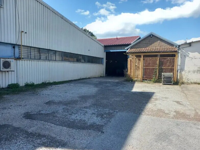 Industriel/Logistique dans Miserey-Salines à vendre - Photo de l’immeuble – Image 3 sur 5