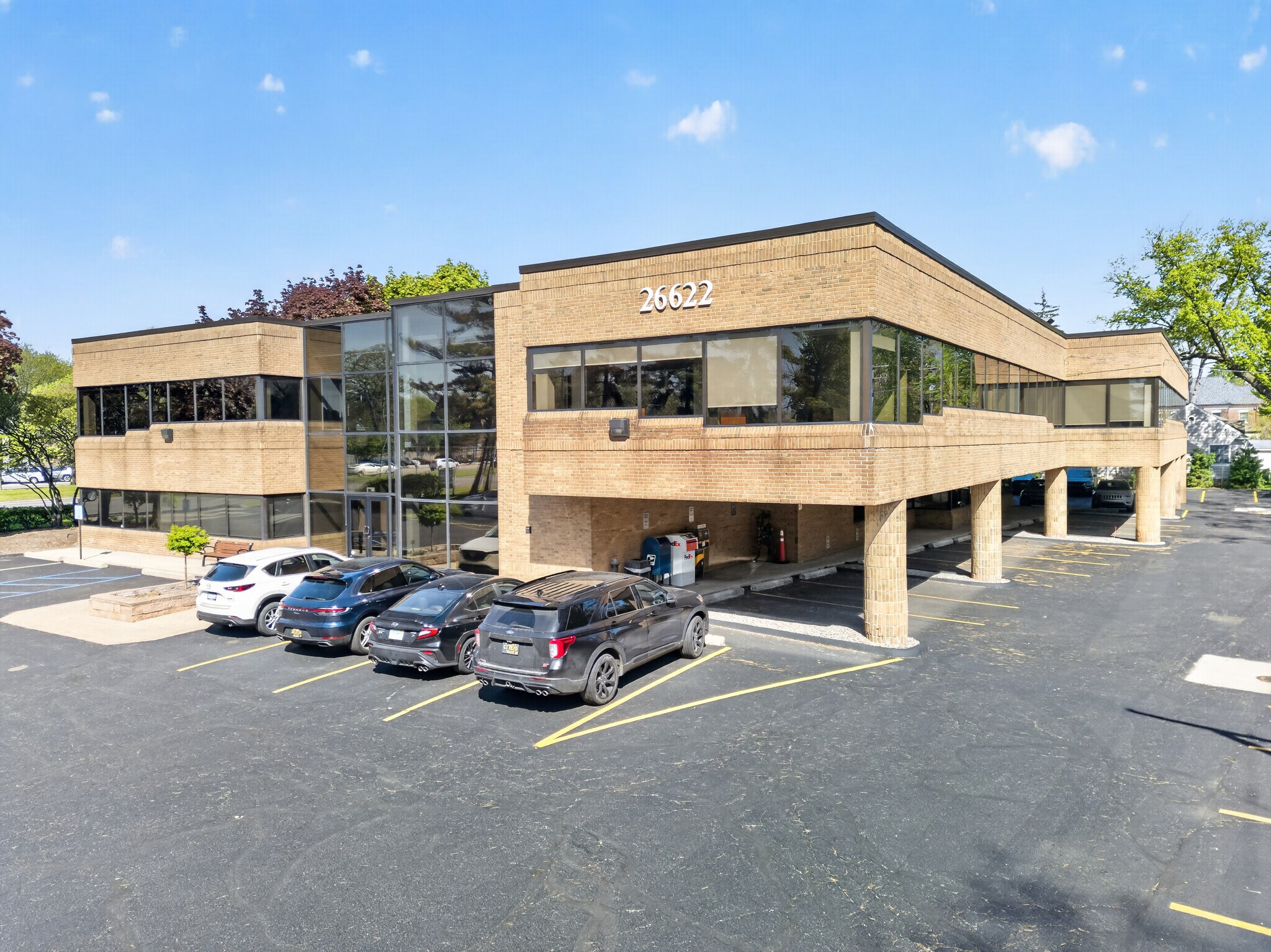 26622 Woodward Ave, Royal Oak, MI à louer Photo de l’immeuble– Image 1 sur 53