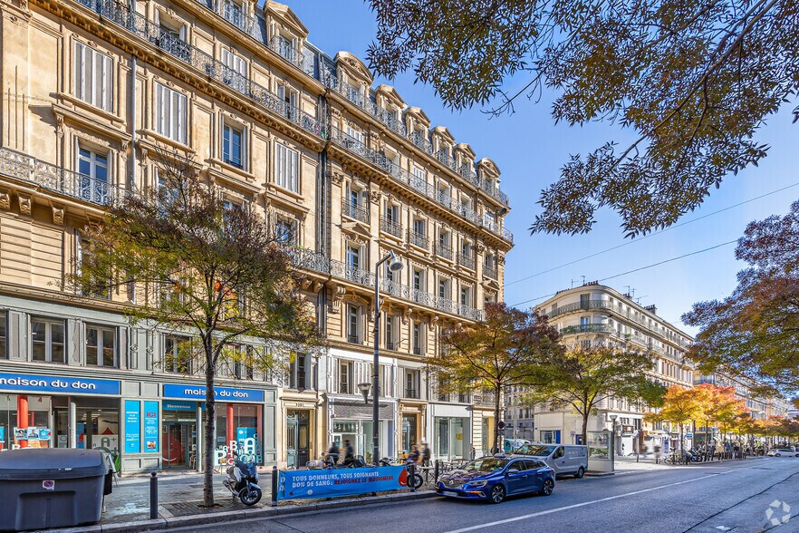 26 Rue De La Republique, Marseille à louer - Photo de l’immeuble – Image 2 sur 3