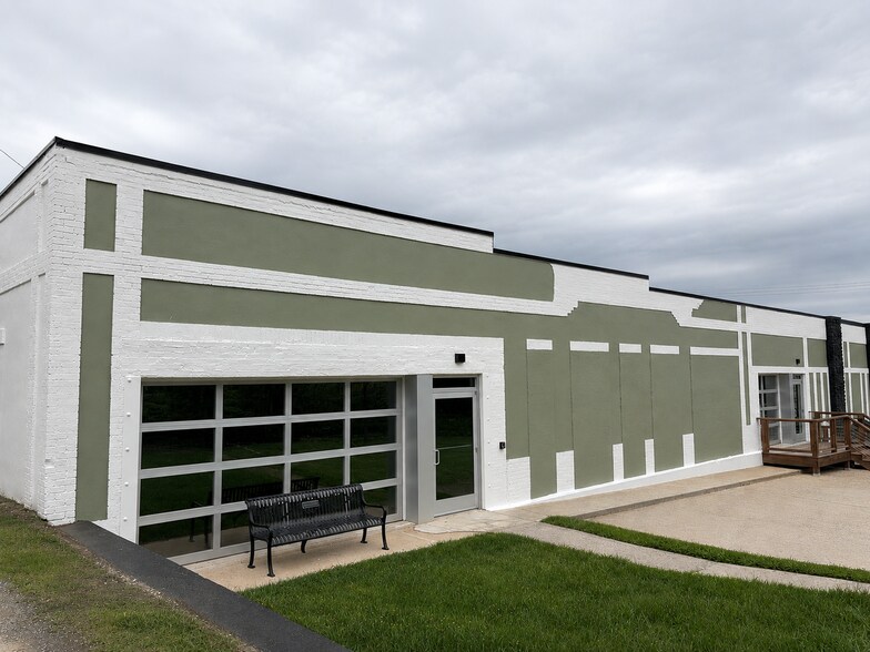 37 N Broad St, Brevard, NC à louer - Photo de l’immeuble – Image 1 sur 13