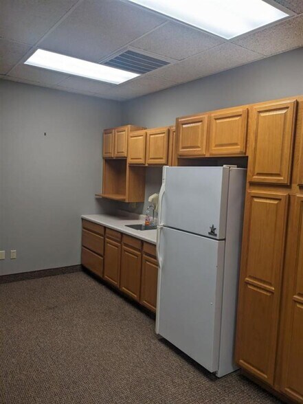 12 Main St S, Minot, ND à louer - Photo intérieure – Image 3 sur 19