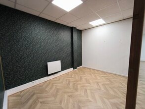 2 Rue De La Cimenterie, Beaumont-sur-Oise à louer Photo intérieure– Image 2 sur 7