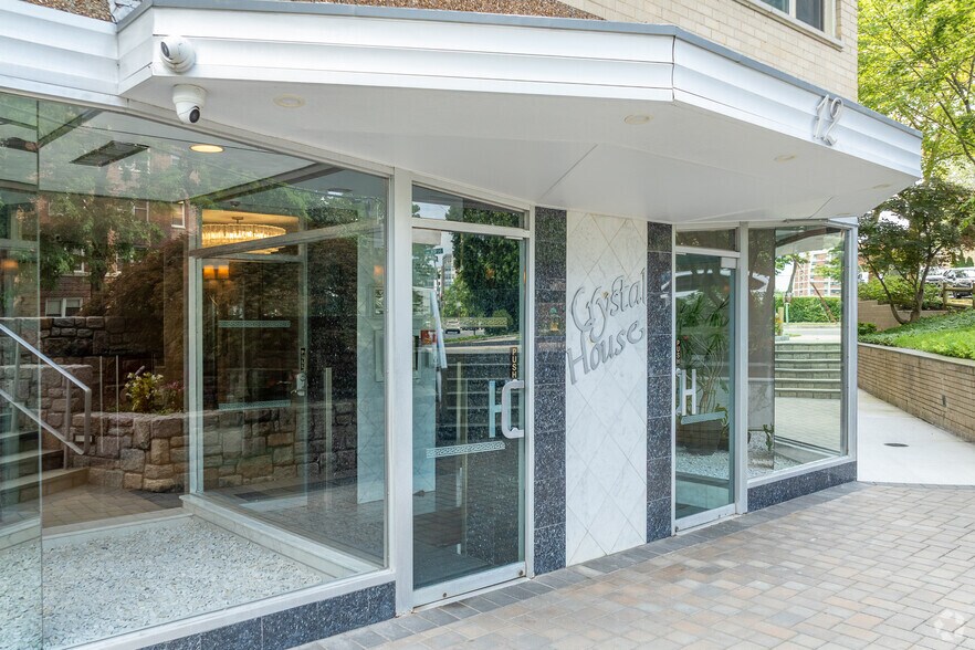 12 Old Mamaroneck Rd, White Plains, NY à louer - Photo de l’immeuble – Image 3 sur 4