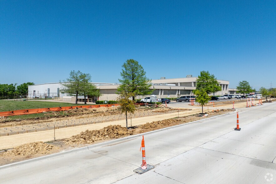 6625 Iron Horse Blvd, North Richland Hills, TX à vendre - Photo de l’immeuble – Image 2 sur 11