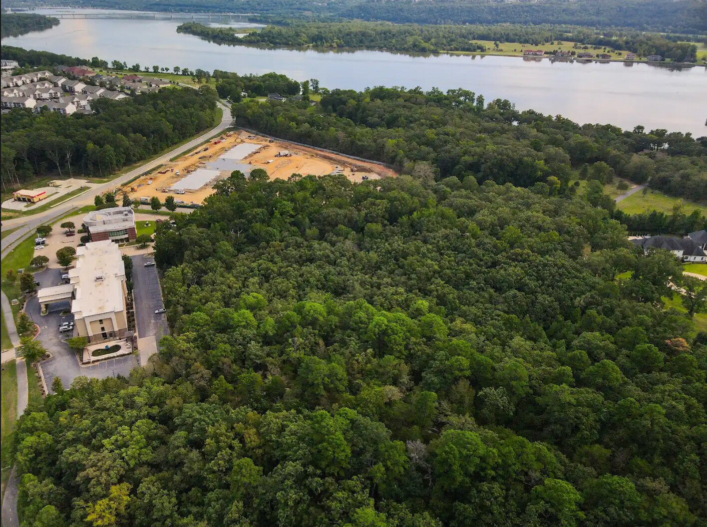 001 Crystal Hill Road, Maumelle, AR à vendre Photo principale– Image 1 sur 2