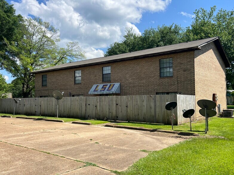 101-103 Creek Bend Rd, Natchez, MS à vendre - Photo de l’immeuble – Image 3 sur 11