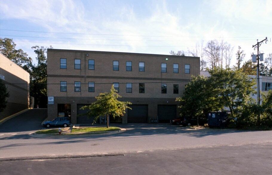 5509 Vine St, Alexandria, VA à louer - Photo de l’immeuble – Image 2 sur 11