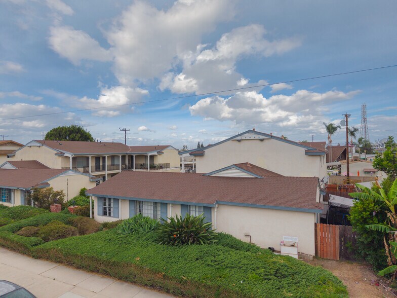 12561 Camus Ln, Garden Grove, CA à vendre - Photo de l’immeuble – Image 3 sur 19