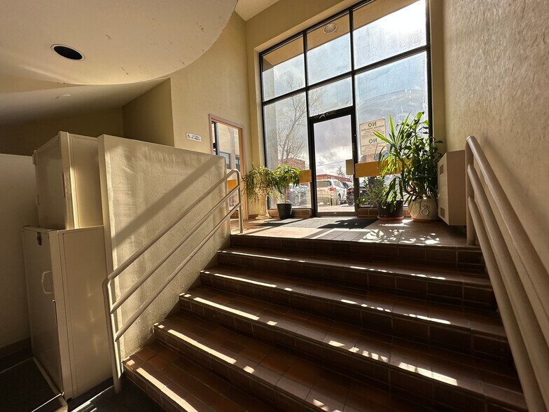405 S Cascade Ave, Colorado Springs, CO à louer - Hall d’entrée – Image 3 sur 7