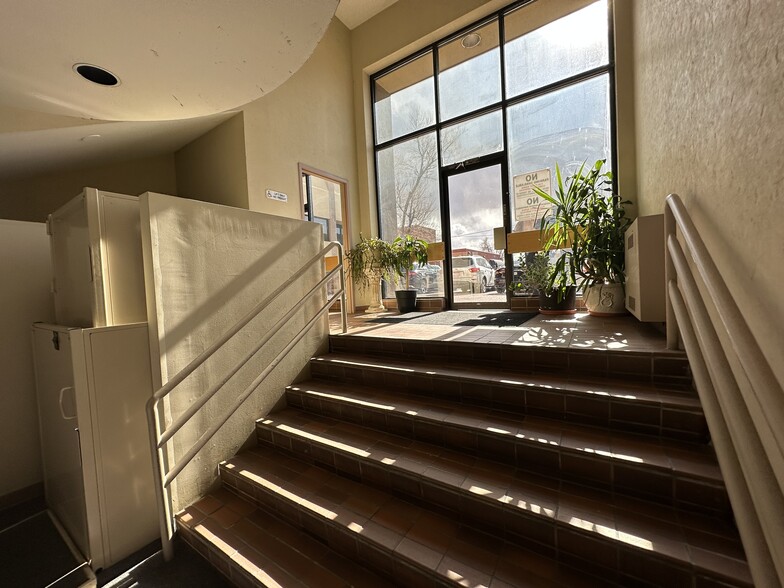 405 S Cascade Ave, Colorado Springs, CO à louer - Hall d’entrée – Image 3 sur 7