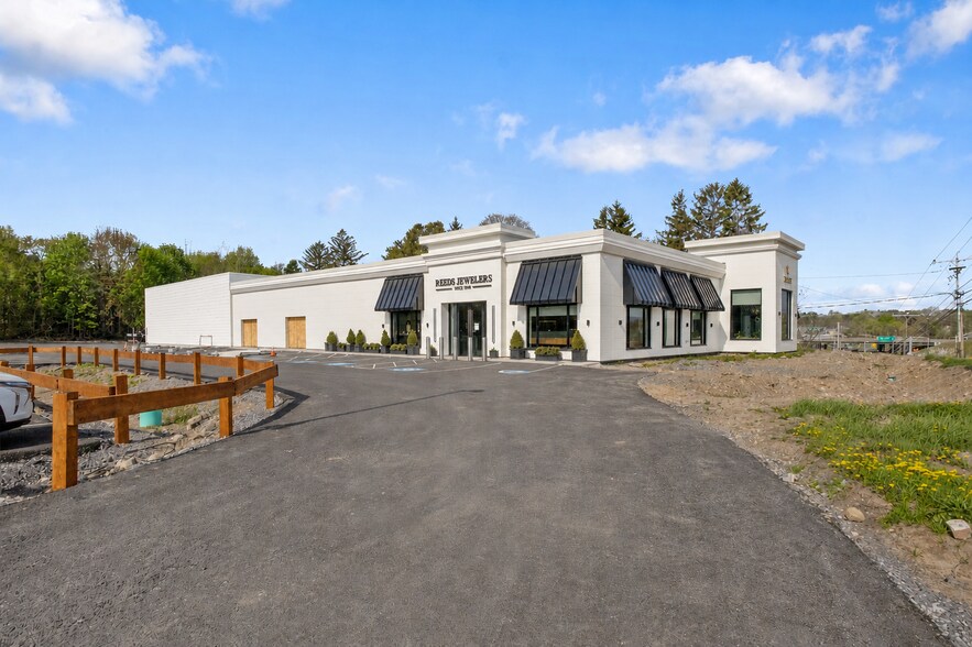 100 Dewey Ave, Fayetteville, NY à louer - Photo de l’immeuble – Image 3 sur 5