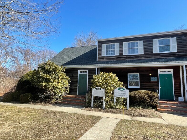 349 Meeting House Ln, Southampton, NY à louer - Photo de l’immeuble – Image 3 sur 16
