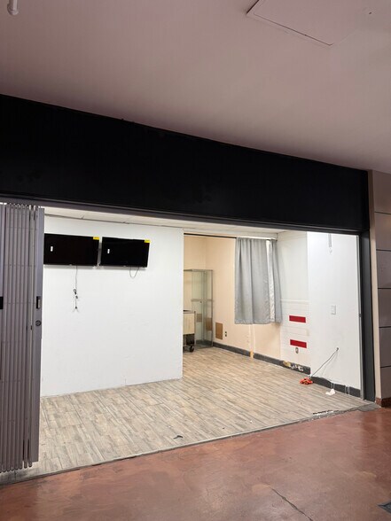 275 Dundas St W, Toronto, ON à louer - Photo de l’immeuble – Image 3 sur 13
