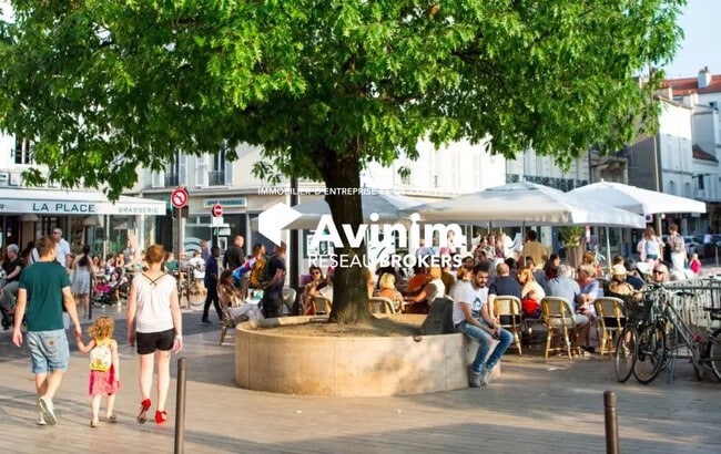 Plus de détails pour Local commercial à louer