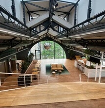 1 Rue De Saint-Pétersbourg, Paris à louer Photo de l’immeuble– Image 2 sur 6