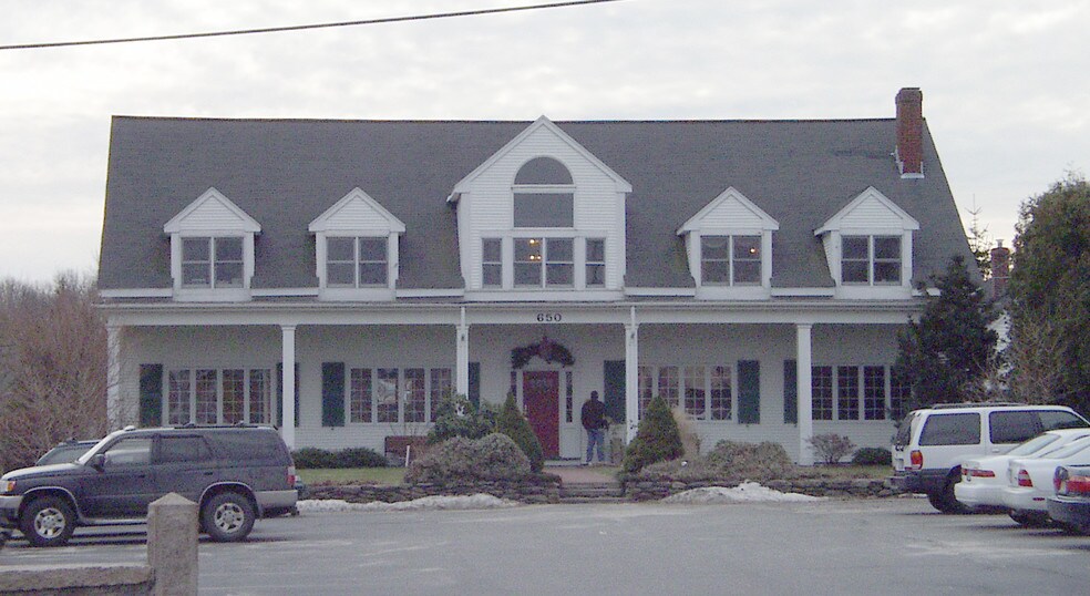 Framingham Portfolio portefeuille de 2 biens à vendre sur LoopNet.fr - Photo principale – Image 2 sur 2