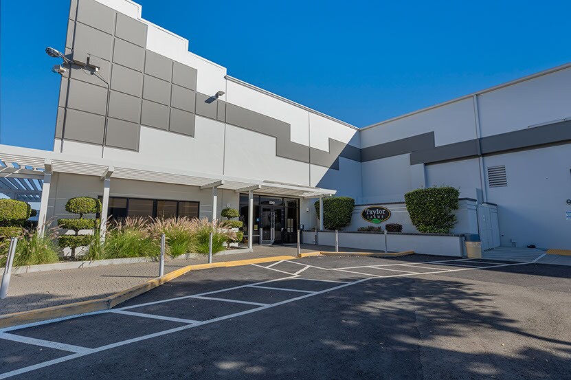1820 N MacArthur Dr, Tracy, CA à louer - Photo de l’immeuble – Image 2 sur 5