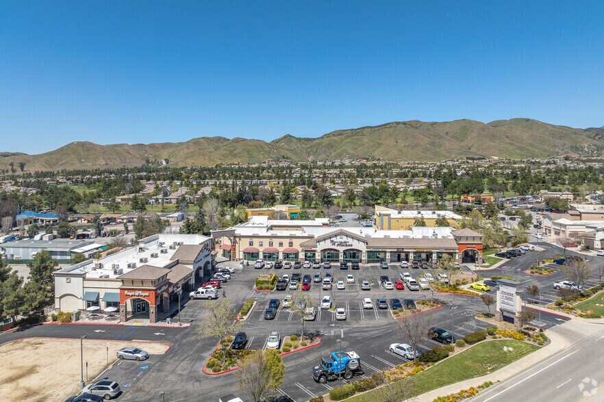 33494 Oak Glen Rd, Yucaipa, CA à louer - Photo de l’immeuble – Image 1 sur 21