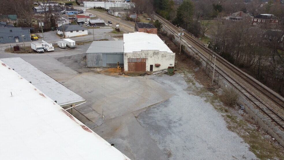 109 E Hardin St, Greeneville, TN à vendre - Photo de l’immeuble – Image 3 sur 15