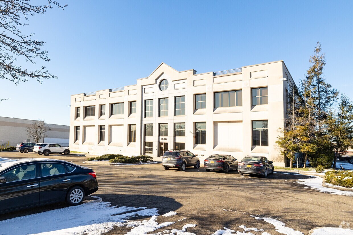 18-02 Petracca Pl, Whitestone, NY à louer Photo intérieure– Image 1 sur 2