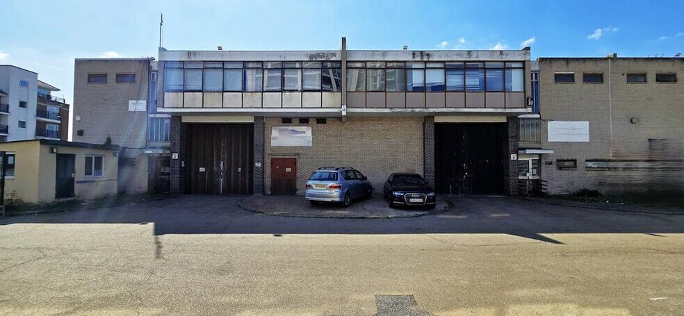 Felixstowe Rd, Londres à louer - Photo de l’immeuble – Image 2 sur 17