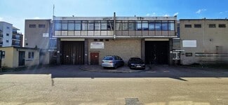 Plus de détails pour Felixstowe Rd, Londres - Industriel/Logistique à louer