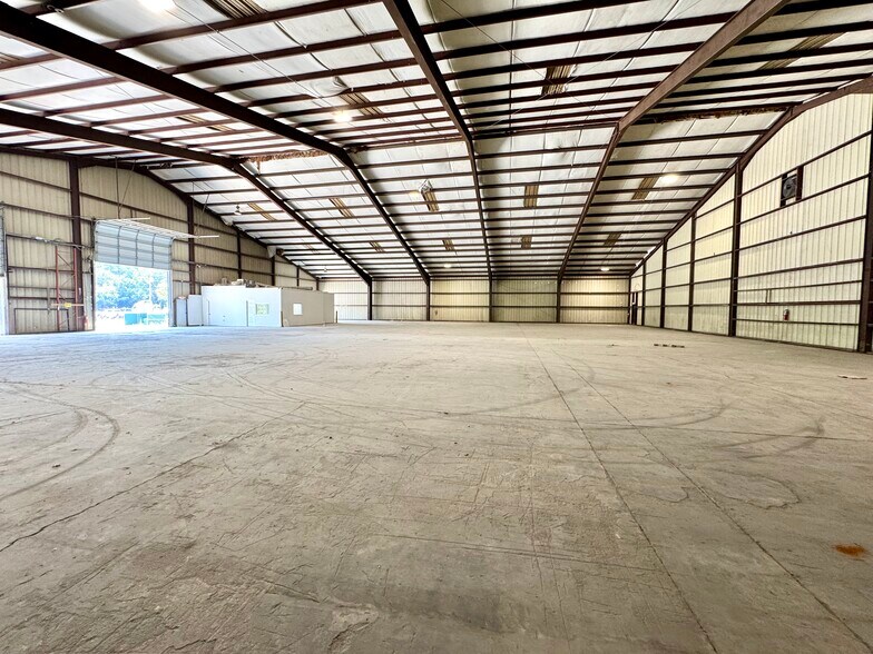 6643 Jet Park Dr, North Charleston, SC à louer - Photo intérieure – Image 3 sur 23