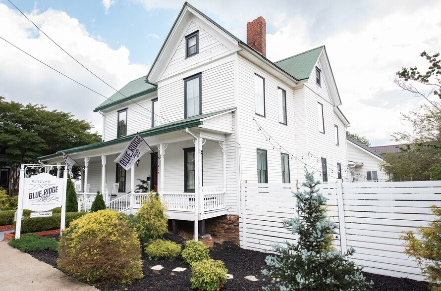 477 W First St, Blue Ridge, GA à vendre - Photo de l’immeuble – Image 1 sur 48