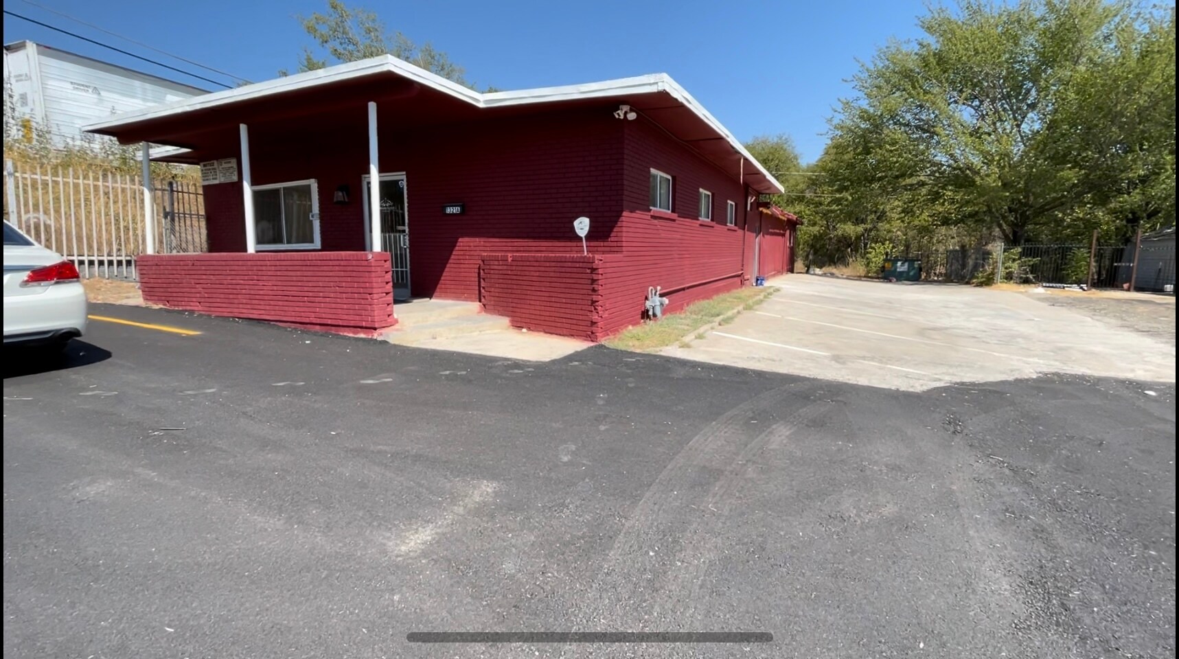 1321 E Berry St, Fort Worth, TX à louer Photo de l’immeuble– Image 1 sur 45