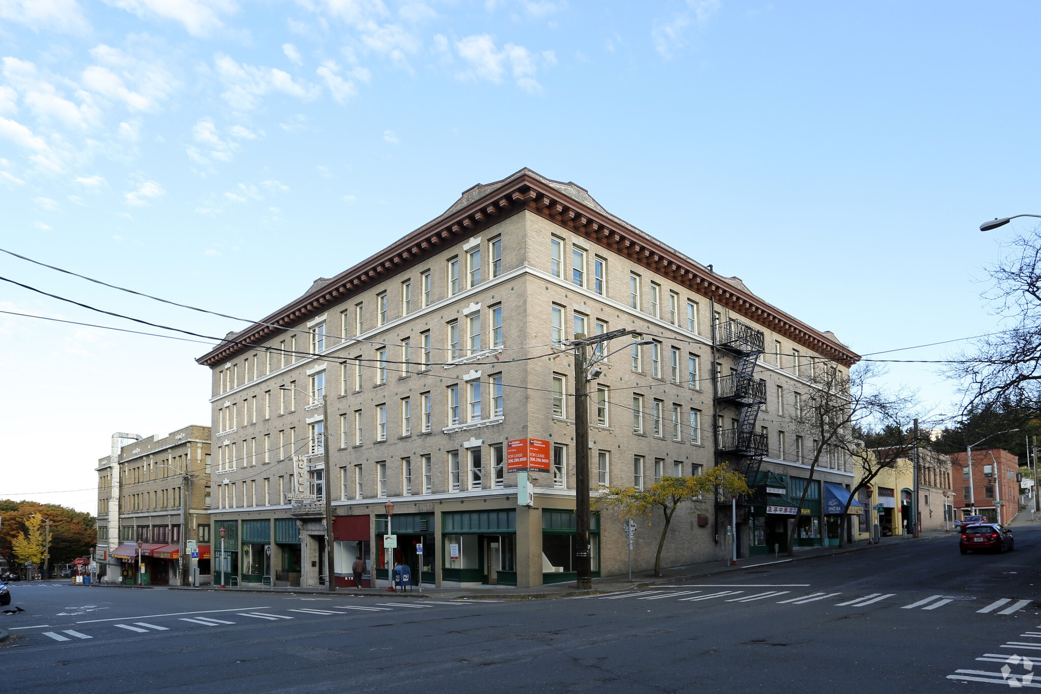 668 S King St, Seattle, WA à louer Photo principale– Image 1 sur 26