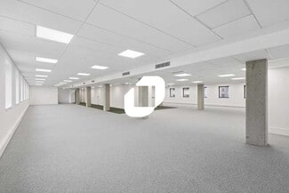 Plus de détails pour 24 Boulevard De Pesaro, Nanterre - Bureau à louer