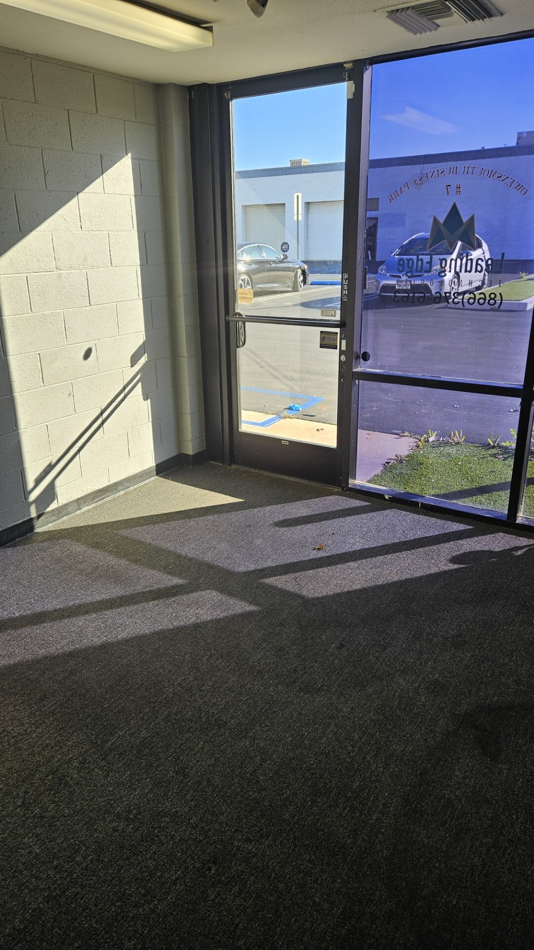 9555 Owensmouth Ave, Chatsworth, CA à louer Photo de l’immeuble– Image 1 sur 7