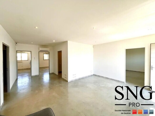 Plus de détails pour Bureau à vendre