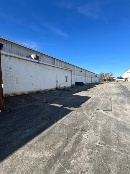 501 Richardson Rd SE, Calhoun, GA à louer - Photo de l’immeuble – Image 2 sur 5